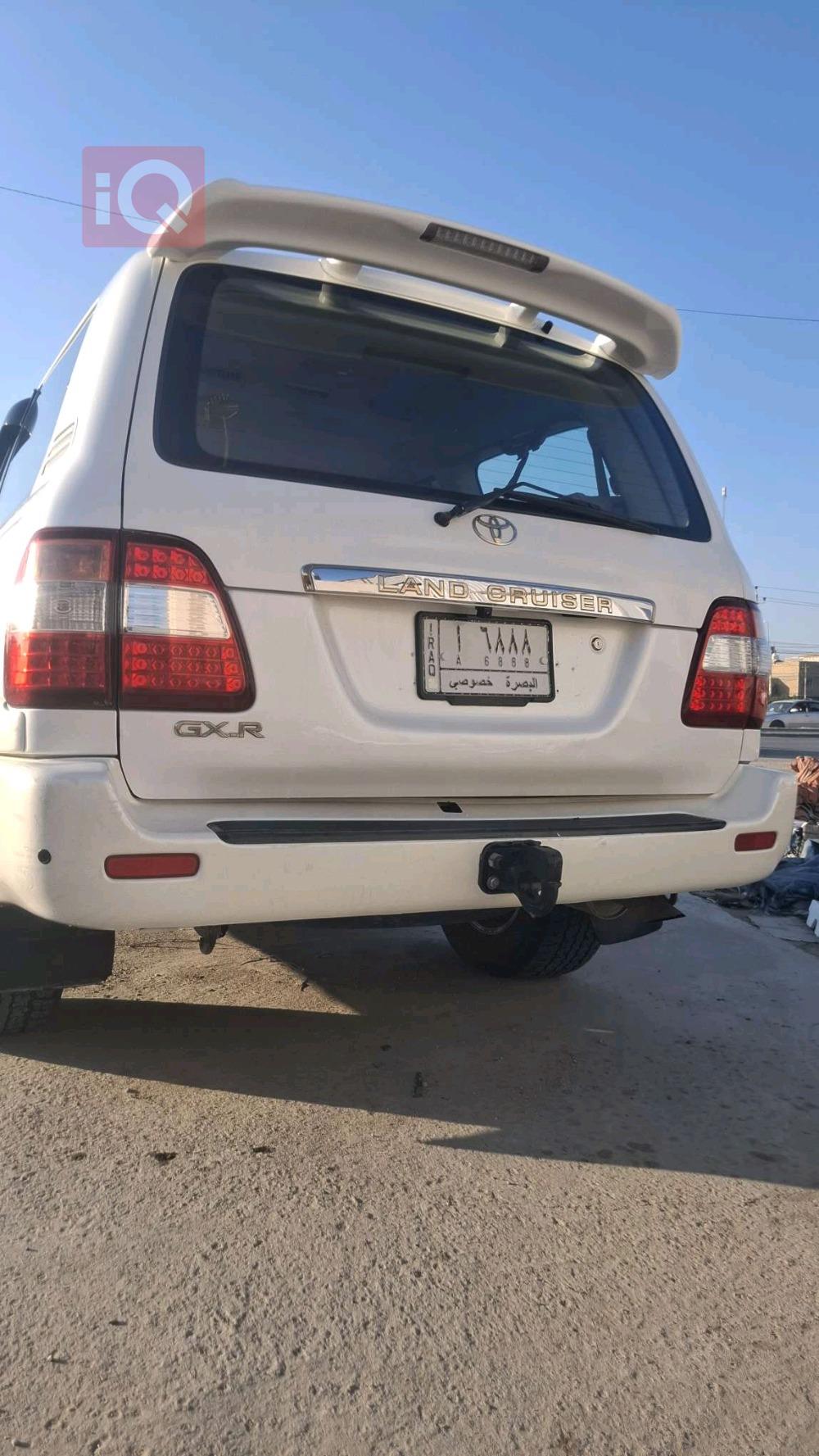 تۆیۆتا لاند کروزەر